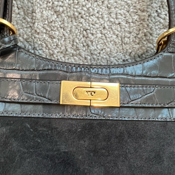 Tory Burch Saddle Bag (Lee Radziwill Embossed Small) Croc print - Picture 9 of 13